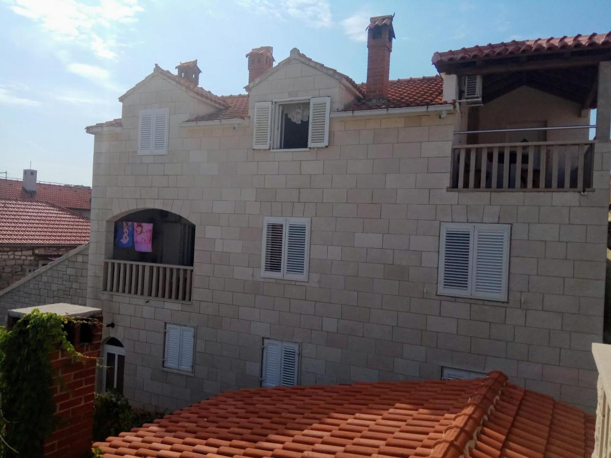 Apartments Banic Postira Exterior photo