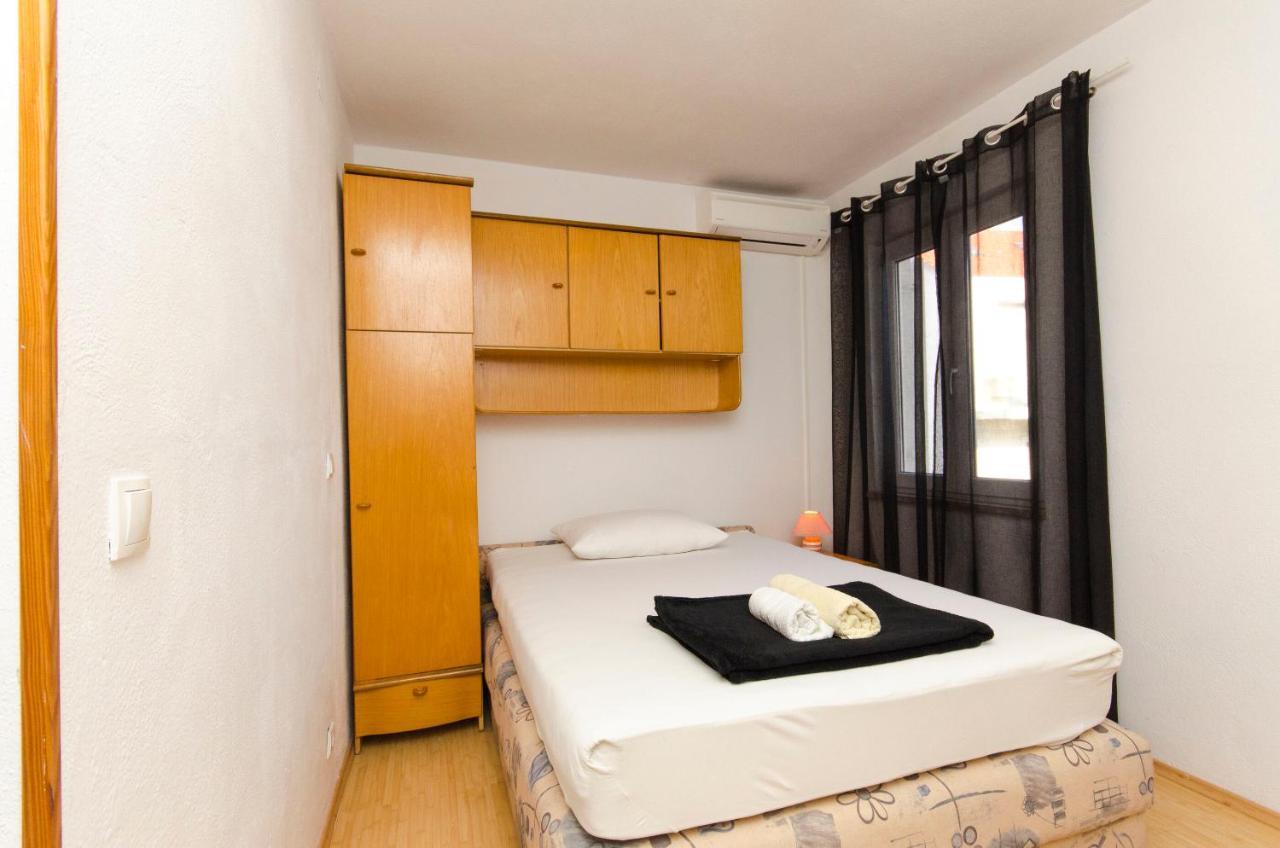 Apartments Banic Postira Exterior photo