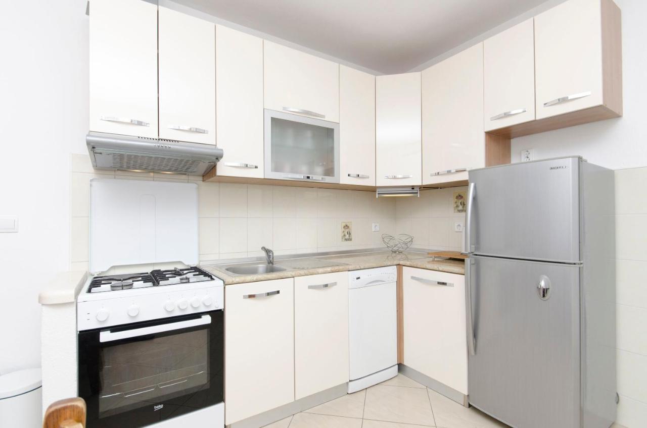 Apartments Banic Postira Exterior photo